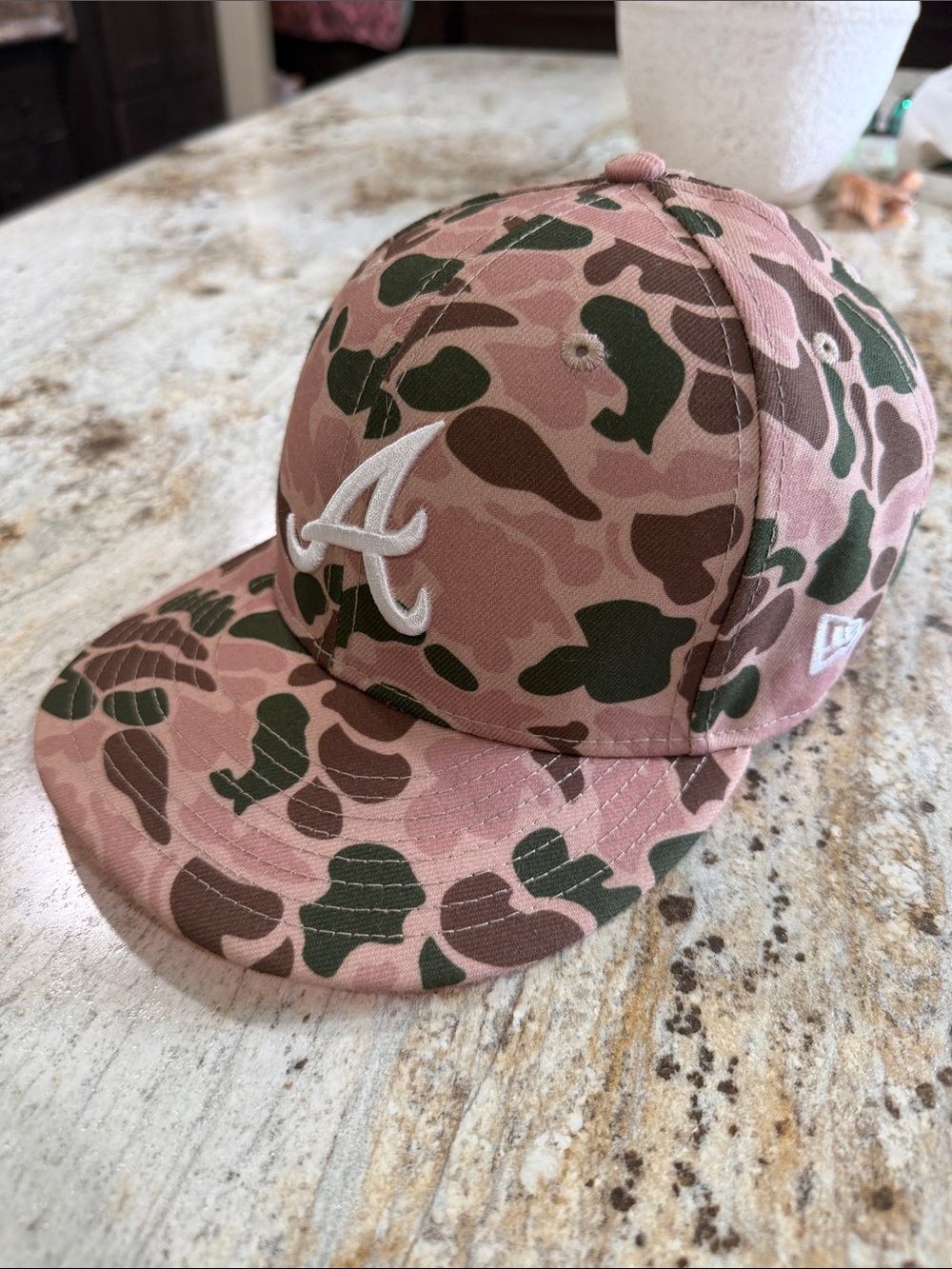 Men’s New Era fitted camo Atlanta Braves cap
